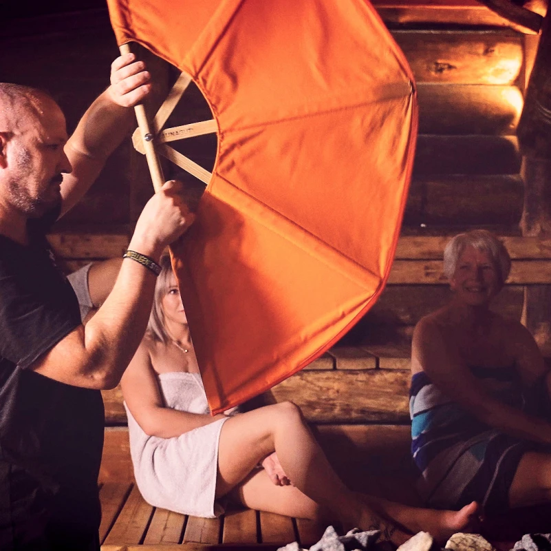 Lapland Aufguss – original finnische Saunazeremonie in der Alten Ziegelei Lapland Aufguss – original finnische Saunazeremonie in der Alten Ziegelei