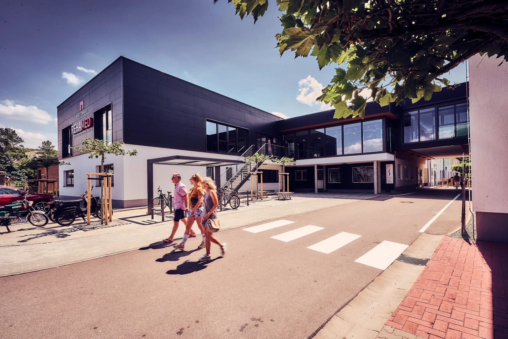 <h1>REHA Med</h1> <p><a target="_blank" rel="noopener external" href="https://www.rehamed-altenburg.de/kursplan.html">Exclusiv heute</a></p>