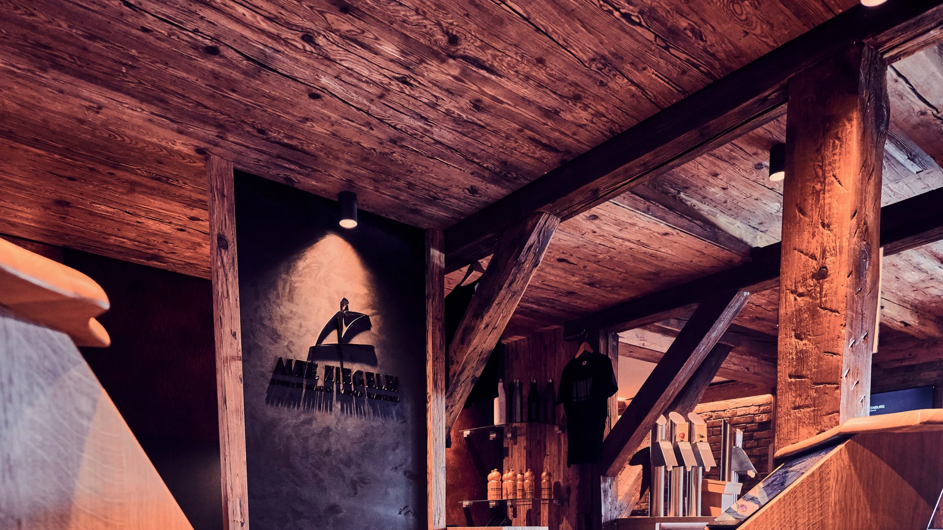 <p><a href="/kursplan-unser-gruppenangebot/kursuebersicht/kurse-reha">Kurse entdecken</a></p>