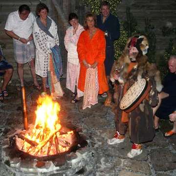 Schamanenritual während einer Saunanacht
